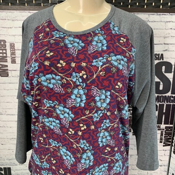LulaRoe Gray Floral Print 3/4 Sleeve Randy Top - Picture 2 of 6